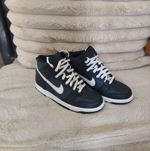 Nike high top sneakers black and white Sz5.5Y